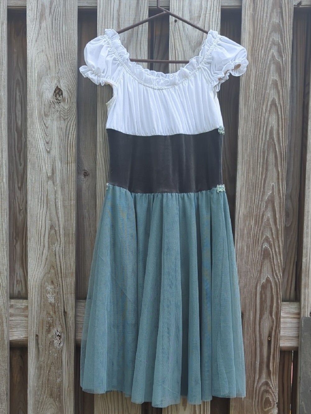 Weissman White, Sage and Brown Corset-Style Peasant Midi Dress - Picture 2 of 3
